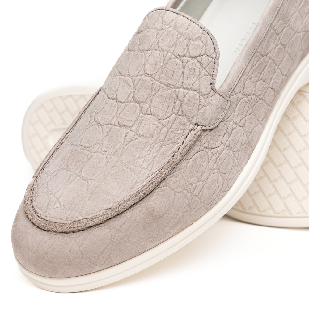 LIVORNO Stampata Crocodile Nubuk Loafer, Bone