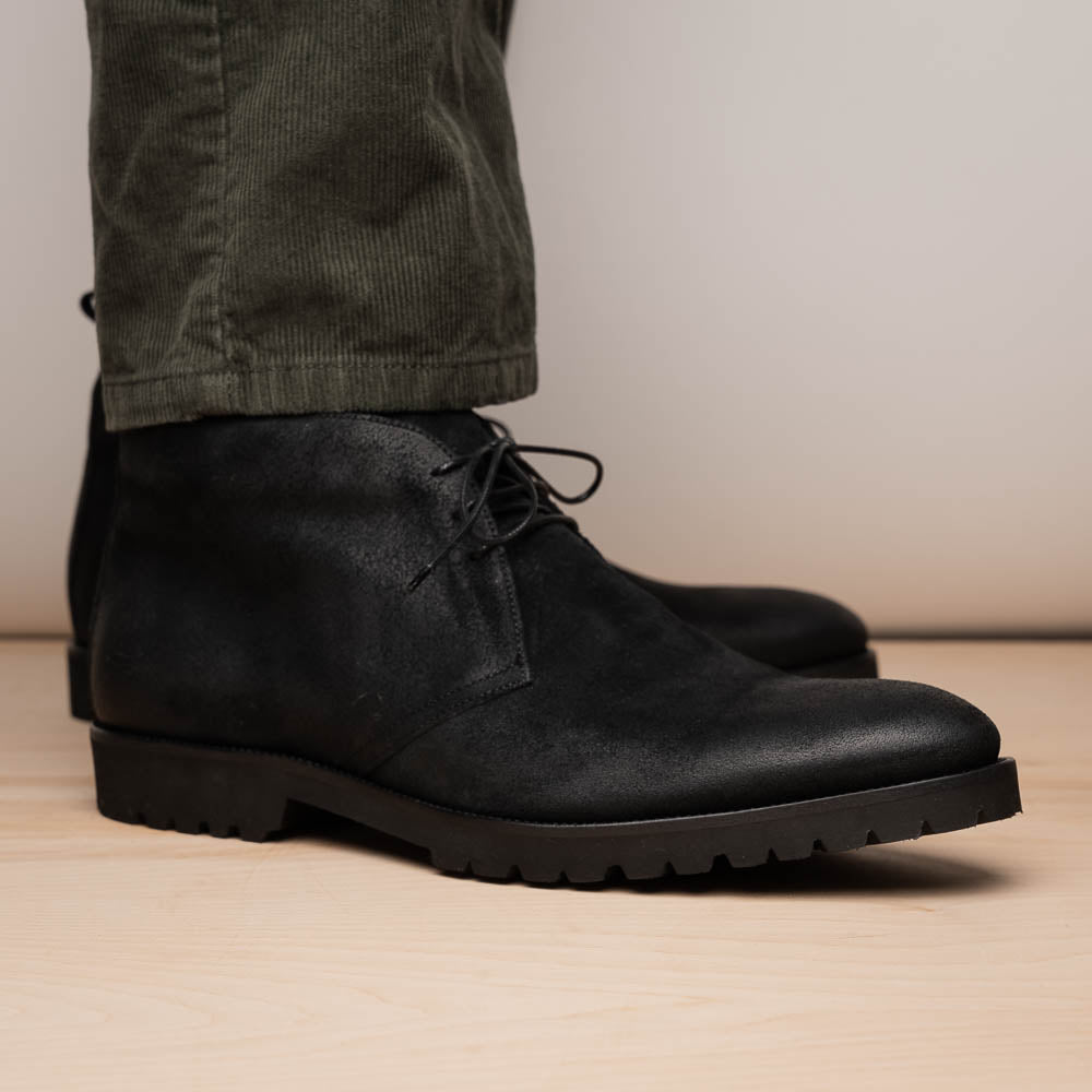 46-602-BLK REZZA Suede Calfskin Chukka Boot Black – Zelli Italia 46-602-BLK REZZA Suede Calfskin Chukka Boot Black – Zelli Italia